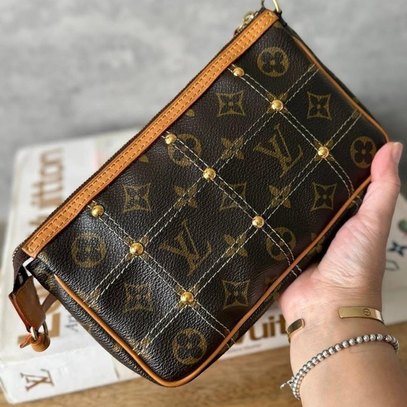 Sold - Picture 2 of 15